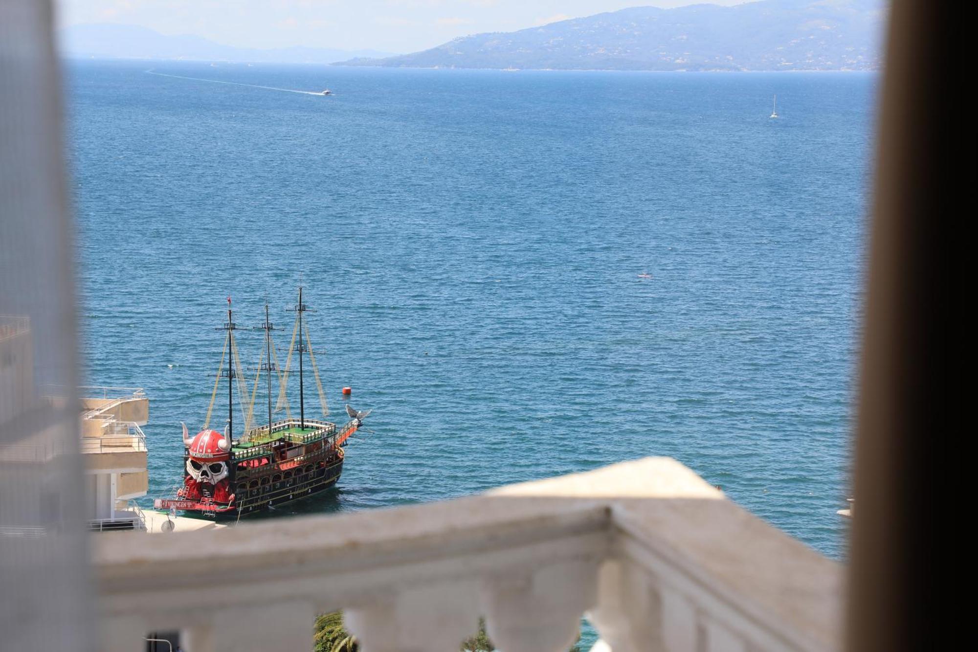 Saranda Apartaments Meta ภายนอก รูปภาพ