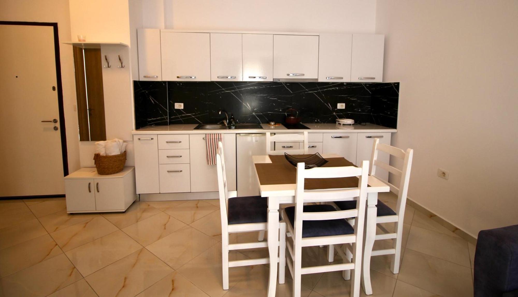 Saranda Apartaments Meta ภายนอก รูปภาพ
