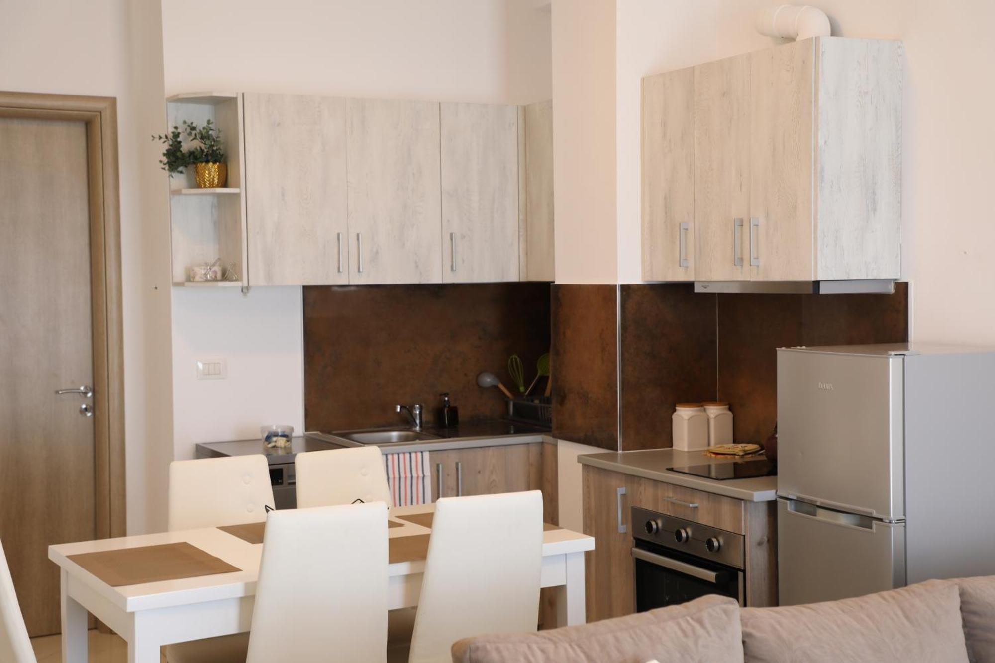 Saranda Apartaments Meta ภายนอก รูปภาพ